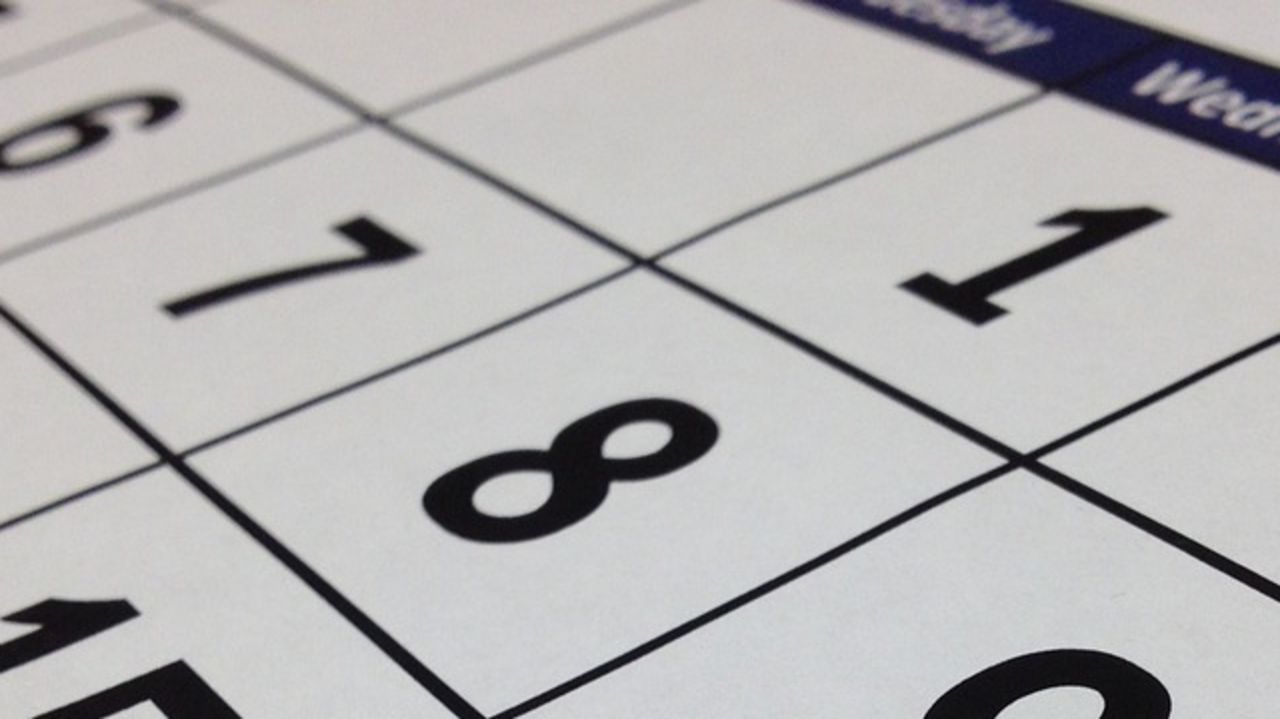 Nahaufnahme auf Kalender - Blick auf Datumszahlen